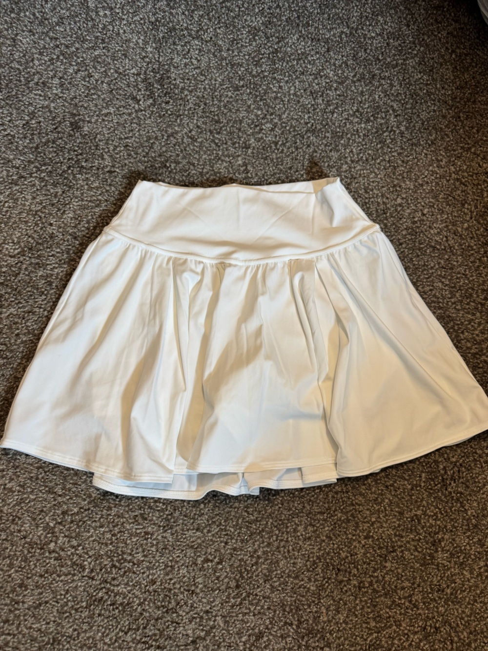 Gilly Hicks Active Pleated Skort in White